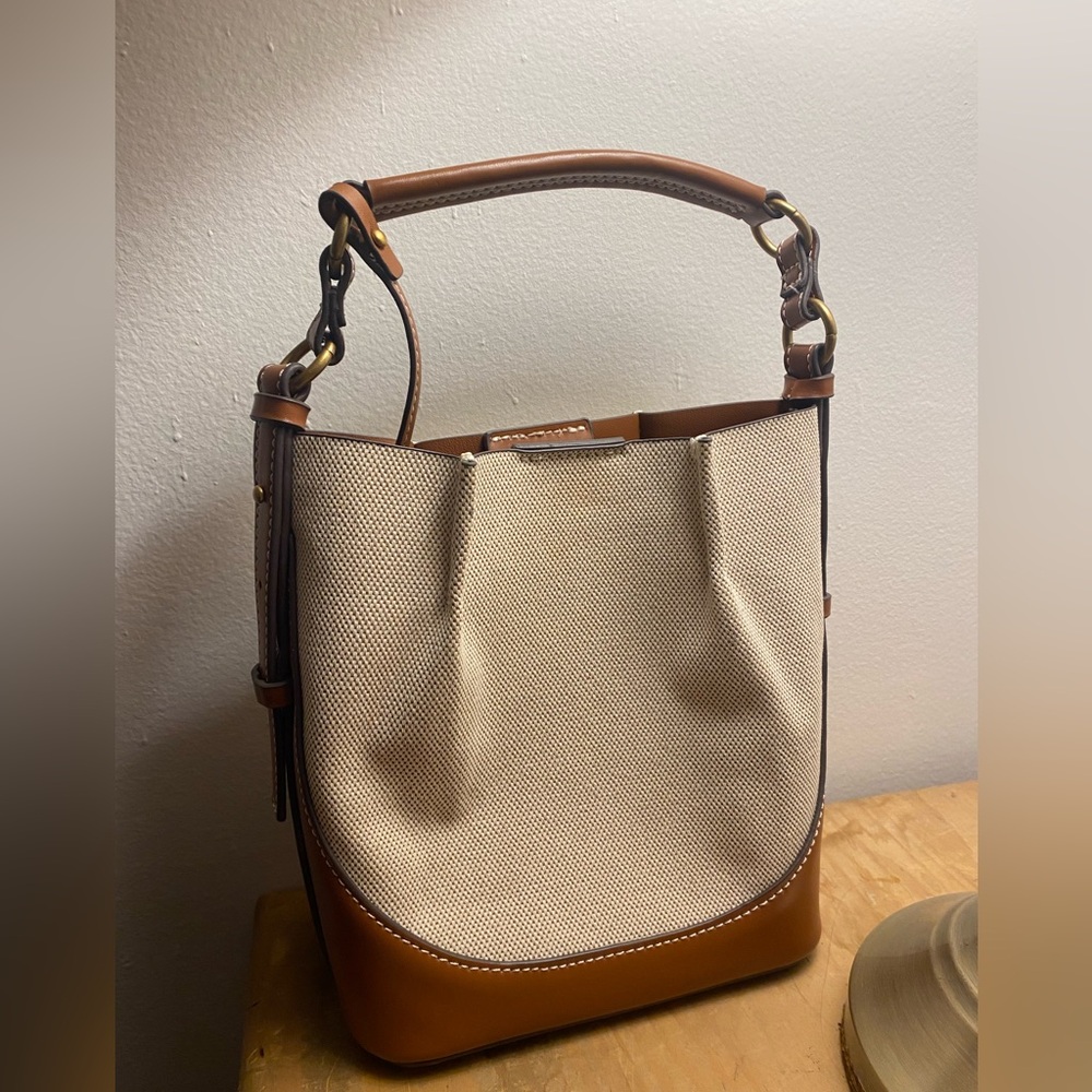 Elegant Tan and Cream Purse